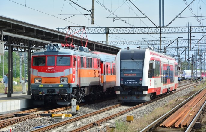 Zaświadczenia zamiast legitymacji szkolnych. MIB przeanalizował zgodność z prawem