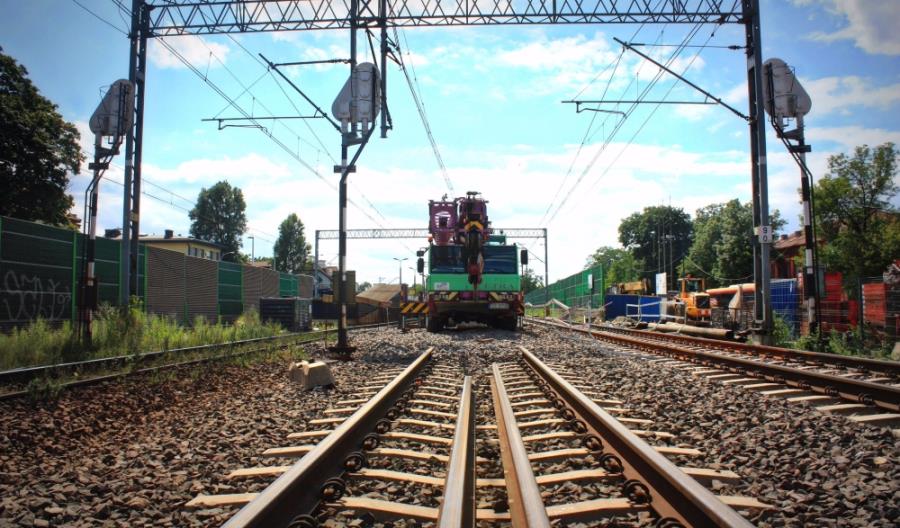 Pociągi dalej jeżdżą po linii 447? Tylko przez stację Pociągi dalej jeżdżą po linii 447? Tylko przez stację