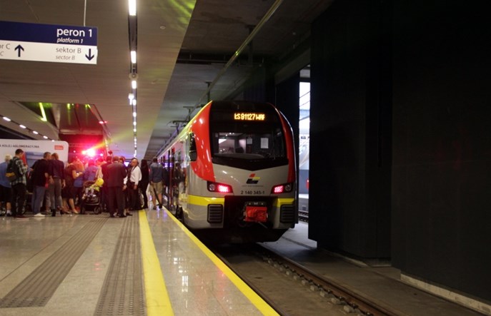 Weekendowe „sprintery” ŁKA zestawione z trzech Flirtów