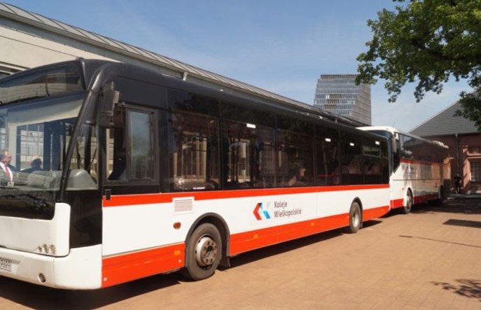Koleje Wielkopolskie mają busy podwożące do... autobusów KKA
