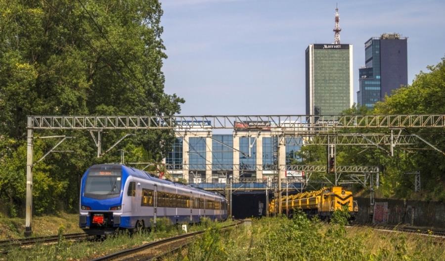 Kolej coraz bezpieczniejsza Kolej coraz bezpieczniejsza