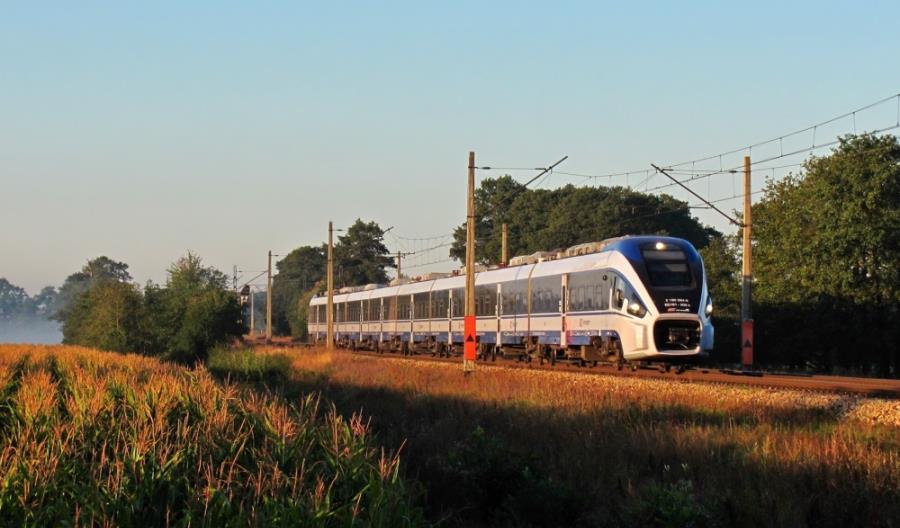 PKP IC zmienia strategię taborową. MIB: "Na razie trwają prace" PKP IC zmienia strategię taborową. MIB: "Na razie trwają prace"