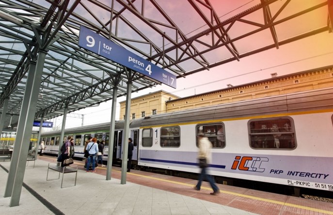 Podróże koleją na Wszystkich Świętych