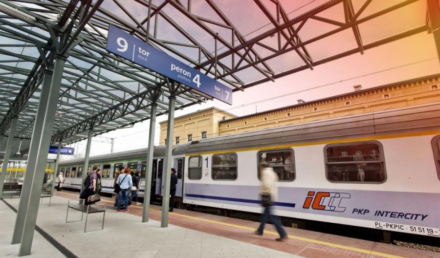Podróże koleją na Wszystkich Świętych Podróże koleją na Wszystkich Świętych
