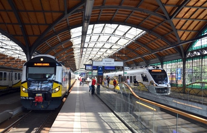 KD posyłają EN57AL na przegląd