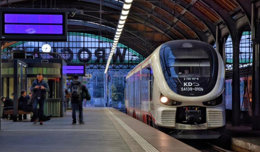 Koleje Dolnośląskie wynajęły SZT-y z Pesy i Arrivy. Muszą uzupełnić niedobory Koleje Dolnośląskie wynajęły SZT-y z Pesy i Arrivy. Muszą uzupełnić niedobory