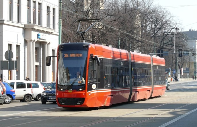 Solaris Tram i Pesa rywalizują o zamówienie dla Tramwajów Śląskich