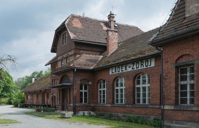 Mgliste perspektywy powrotu pociągów do Lądka-Zdroju i Stronia Śląskiego