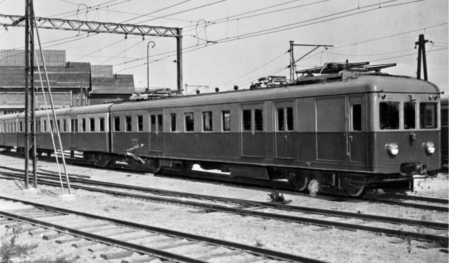 Historia kolei. Powrót elektrycznych pociągów do Warszawy po II wojnie światowej Historia kolei. Powrót elektrycznych pociągów do Warszawy po II wojnie światowej