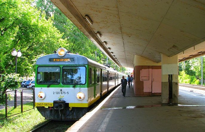 Koleje Mazowieckie sprzedają EN57