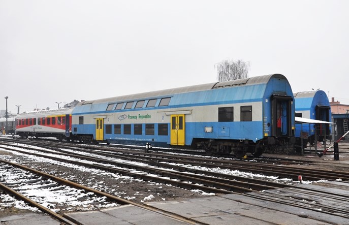 Spadła liczba czynnych wagonów piętrowych w PolRegio