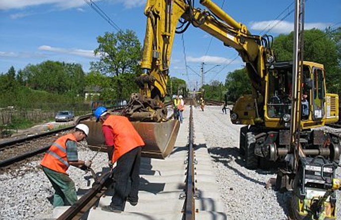 PLK zamawia prace na liniach 273 i 281