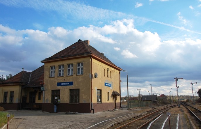 W MIB podpisano porozumienia z Pocztą i PKP w sprawie Mieszkania Plus