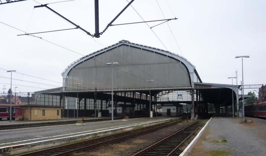 Oferty na remont hali i peronów stacji Legnica znów powyżej kosztorysu