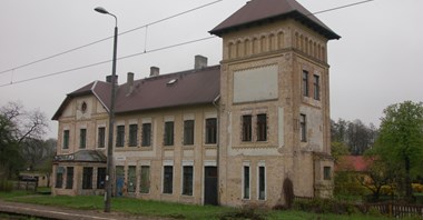 Śląskie: Jaka przyszłość dworców Herby Stare, Julianka i Turów?