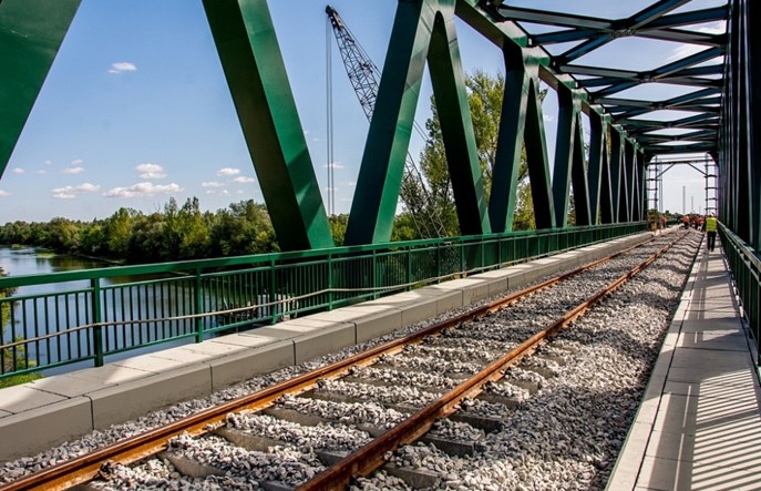 Koleje Rosyjskie remontują serbskie tory