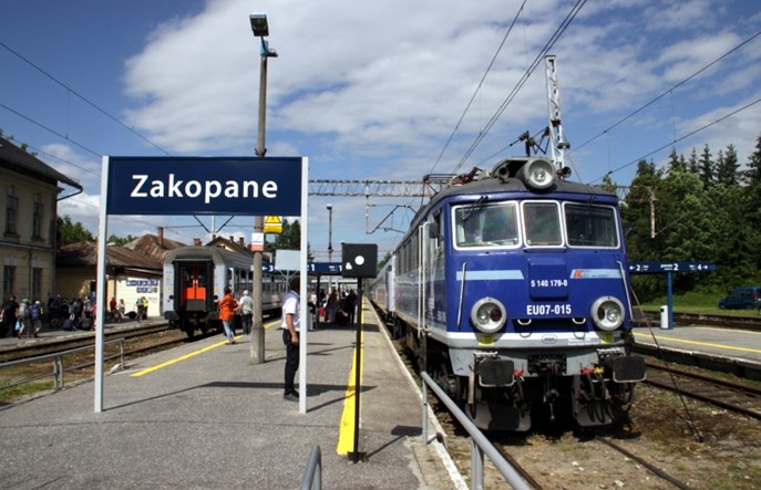 PKP IC: Połowa biletów sprzedaje się w internecie