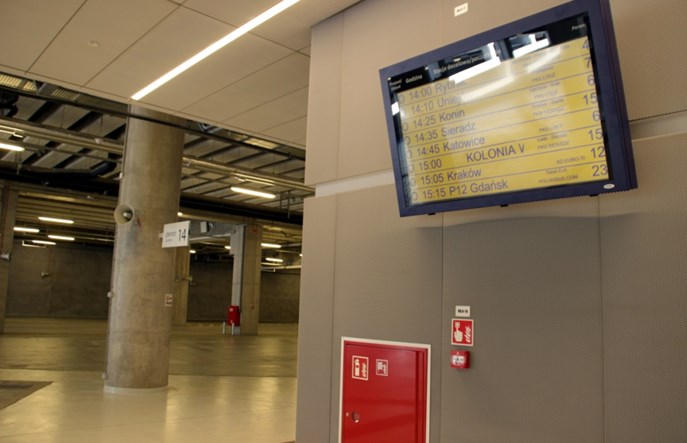 Łódź Fabryczna: Windy działają, ale kasy autobusowe nie