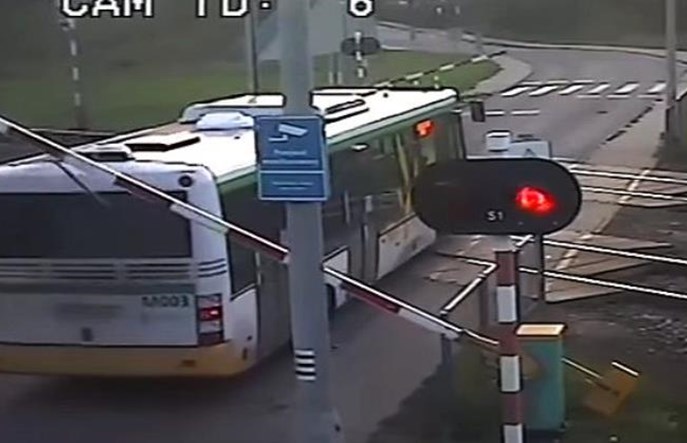 Pięć lat więzienia grozi kierowcy autobusu, który wjechał pod Pendolino