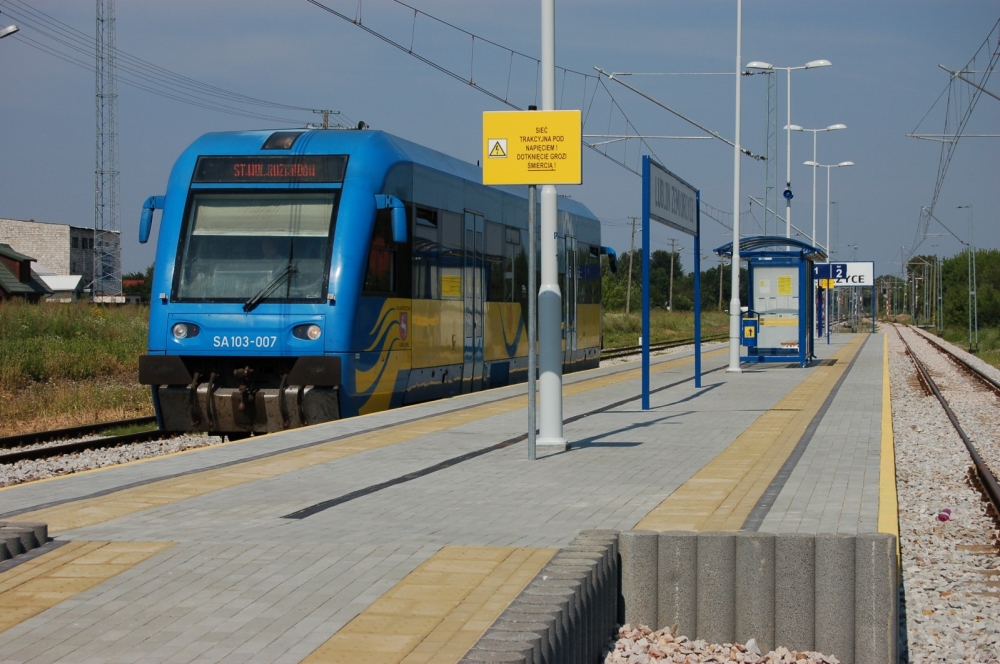 Peron zmodernizowanej stacji Lublin Zemborzyce, 2013 r.