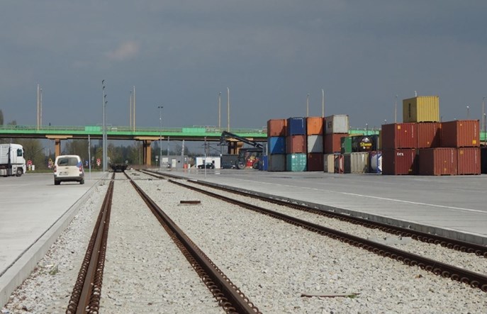 PKP SA rozpoczyna duży projekt intermodalny. Zaczyna od Konina