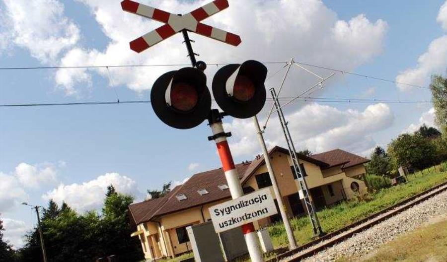 PLK: Uruchomimy sygnalizacje przejazdowe w Łódzkiem PLK: Uruchomimy sygnalizacje przejazdowe w Łódzkiem
