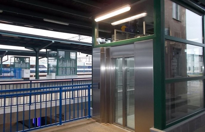 Windy dla niepełnosprawnych na kolejnych pomorskich stacjach