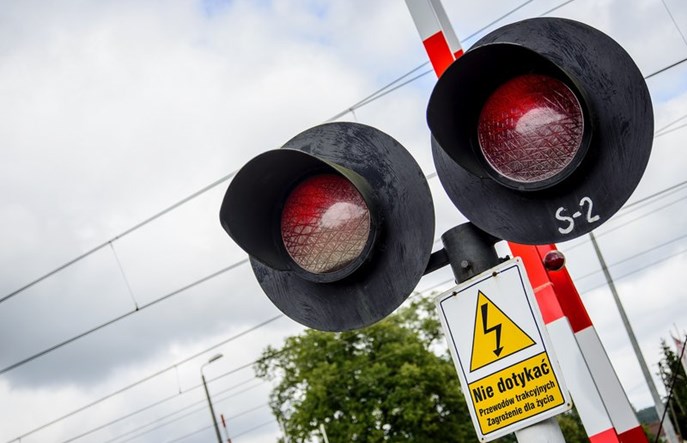 99% wypadków na przejazdach to wina kierowców [filmy]