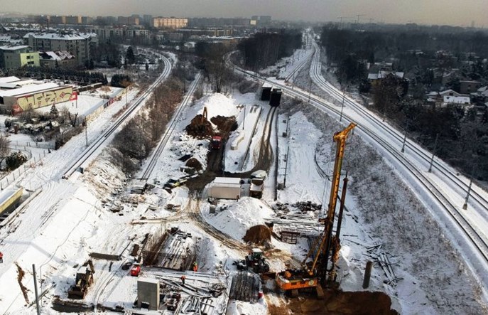 Linię kolejową przez centrum Krakowa trzeba będzie jednak zamykać