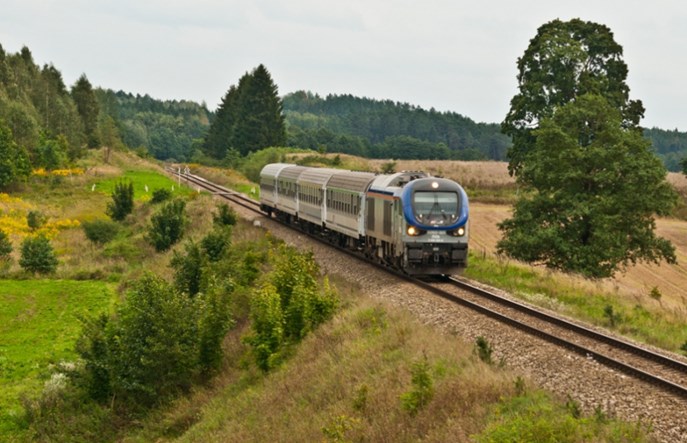 Połączenia (bez)nadziei. Pół setki pociągów odwołanych w miesiąc