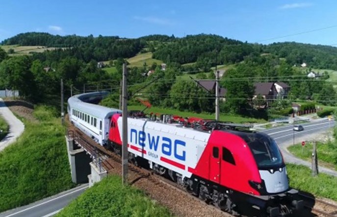 Newag ma klienta na kolejne dwa Griffiny. Pojadą w PKP Intercity