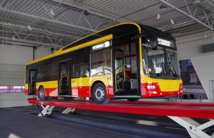 Warszawa. Hybrydy wyjeżdżają na ulice