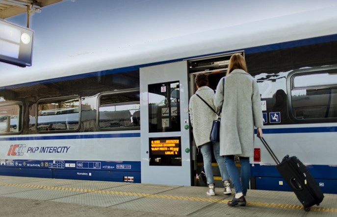 PKP Intercity przyciąga nowych podróżnych