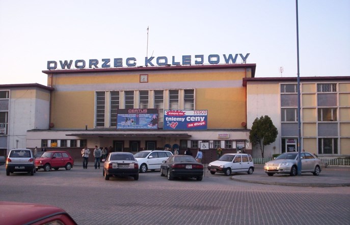 Głogów. Na stacji wykoleiła się lokomotywa pociągu Przemyśl-Szczecin