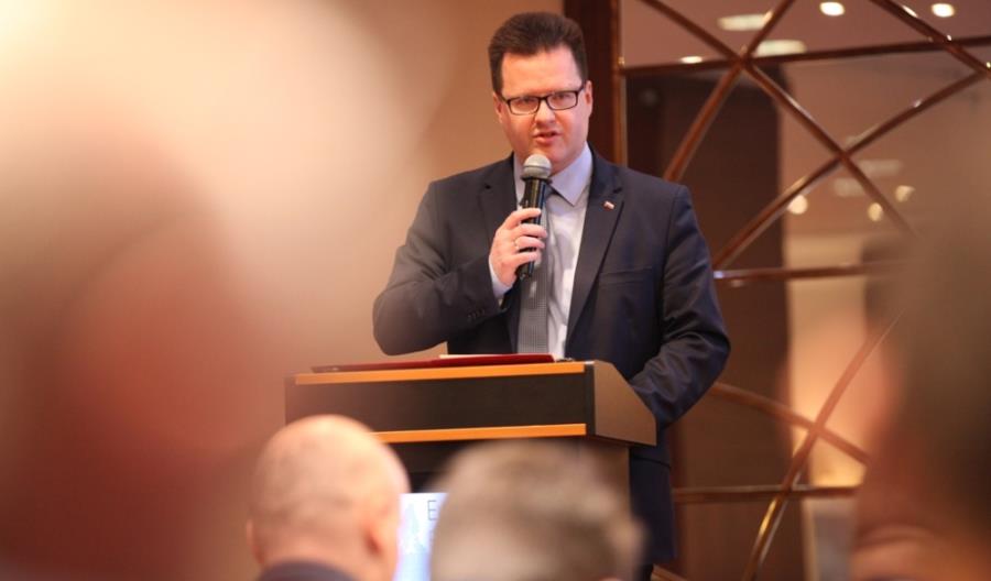 Wiceminister Bittel oraz dyrektorzy UIC i UNIFE otworzyli V Europejskie Forum Taborowe Wiceminister Bittel oraz dyrektorzy UIC i UNIFE otworzyli V Europejskie Forum Taborowe
