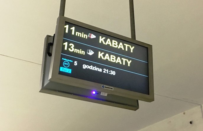 Stacje metra z ekranami informującymi o odjazdach komunikacji. Powstanie koncepcja