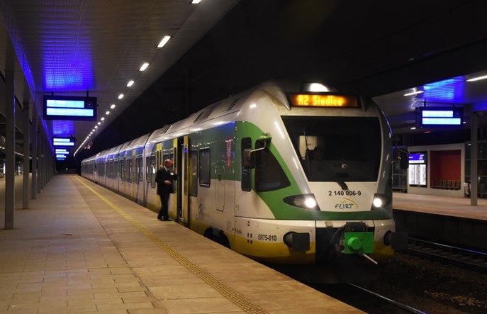 Koleje Mazowieckie dostały kredyt na zakup Flirtów od Stadlera