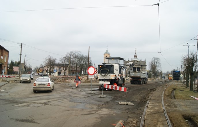 Ozorków: Kolejny przejazd tramwajowy zasypany