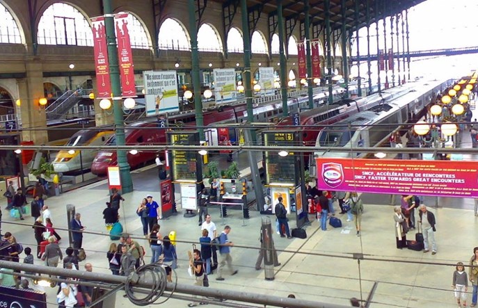 Strajk we Francji rozpoczął się na dobre. Protestują również Portugalczycy