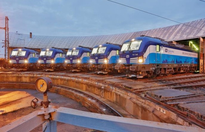 Koleje Czeskie wynajmą 15 trójsystemowych elektrowozów. Ponownie Vectrony?