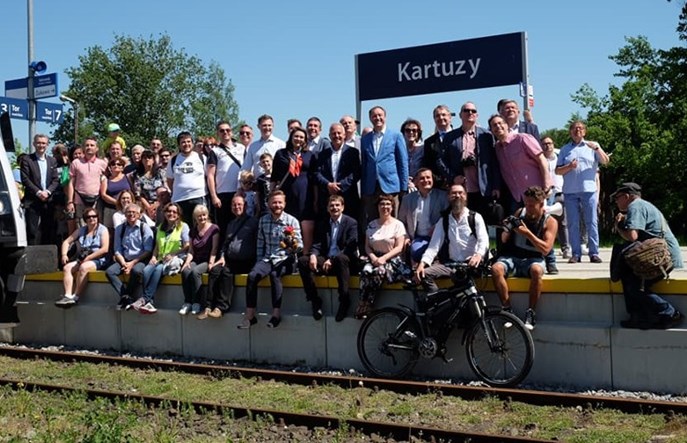 Samorządowcy popierają odtworzenie połączeń kolejowych z Kokoszek do Kartuz