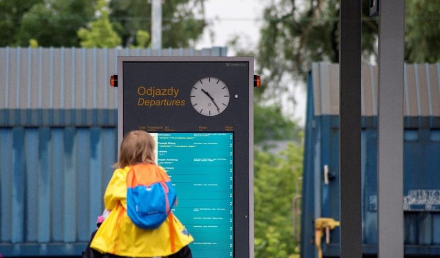 Przypadki PLK: Zepsute infokioski, przejazd zamknięty w dzień po otwarciu Przypadki PLK: Zepsute infokioski, przejazd zamknięty w dzień po otwarciu