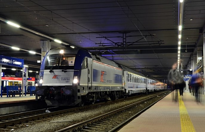 PKP Intercity nie rezygnuje z „dozbrojenia” Husarzy. Pojadą 200 km/h z wagonami