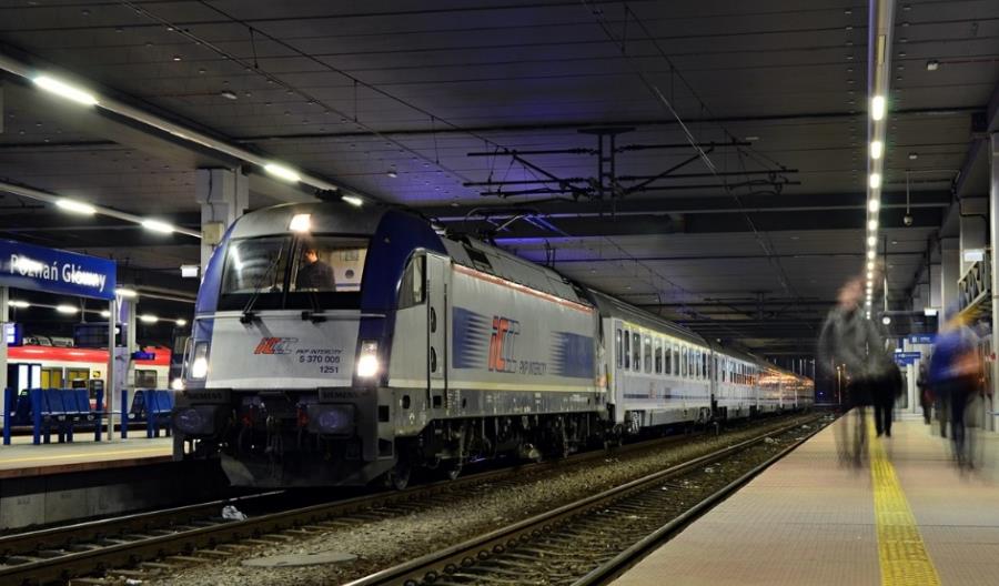 PKP Intercity nie rezygnuje z „dozbrojenia” Husarzy. Pojadą 200 km/h z wagonami PKP Intercity nie rezygnuje z „dozbrojenia” Husarzy. Pojadą 200 km/h z wagonami