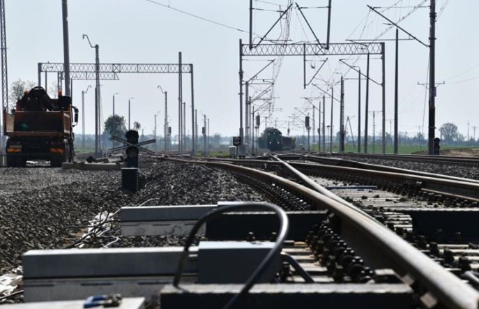 Wykonawcy E20 wciąż zapewniają PLK, że skończą w terminie