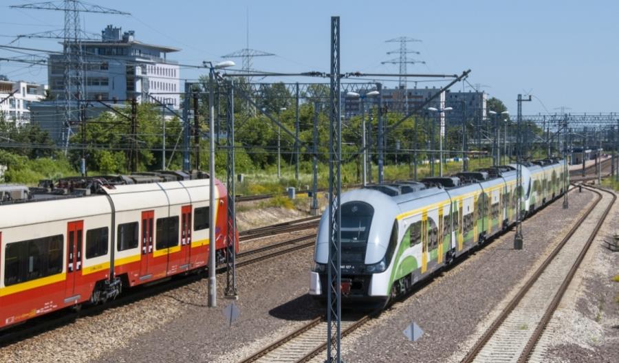 Kombud z dwiema umowami w Warszawskim Węźle Kolejowym Kombud z dwiema umowami w Warszawskim Węźle Kolejowym