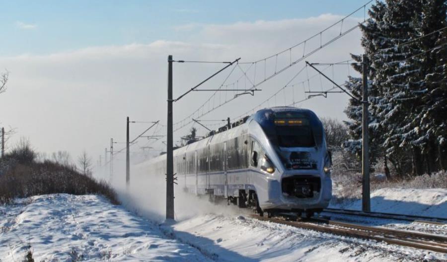 Tańsze podróże stypendystów szkół kolejowych – dodatkowe zniżki w PKP Intercity Tańsze podróże stypendystów szkół kolejowych – dodatkowe zniżki w PKP Intercity