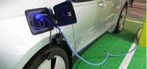 Warszawa stawia kolejne ładowarki elektryczne dla aut