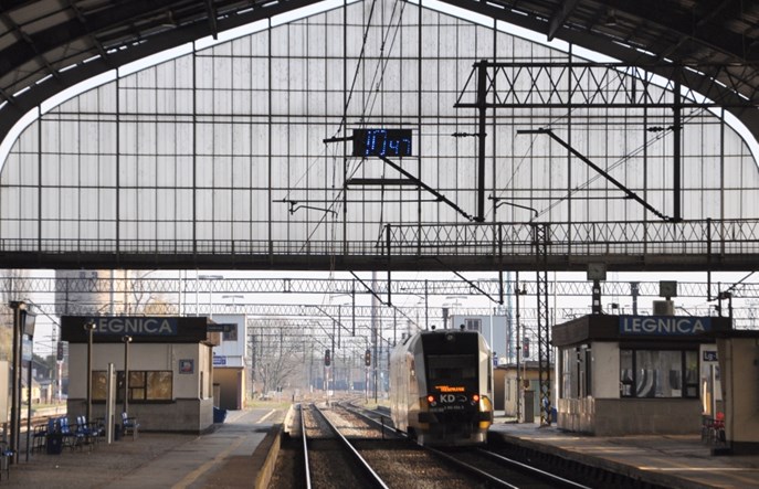14 wariantów kursowania pociągów między Legnicą a Kłodzkiem w jednym miesiącu