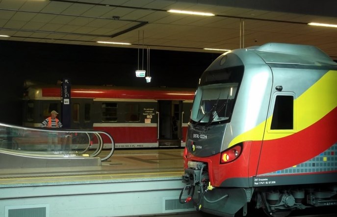 Łódzkie: Niezmodernizowane EN57 nadal w służbie [AKTUALIZACJA]